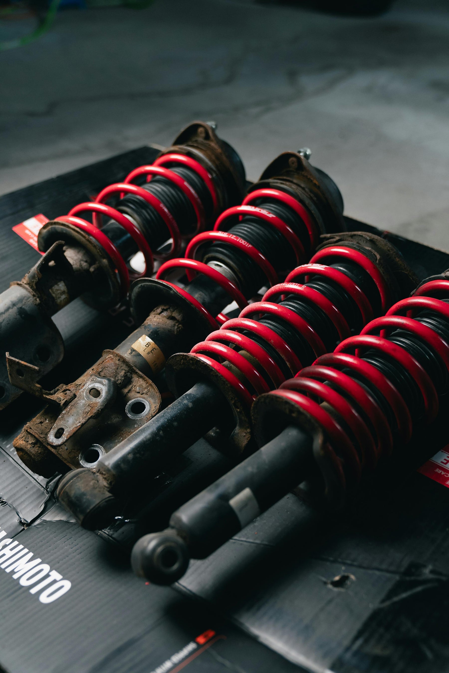 Monotube vs. Twin-Tube Coilovers